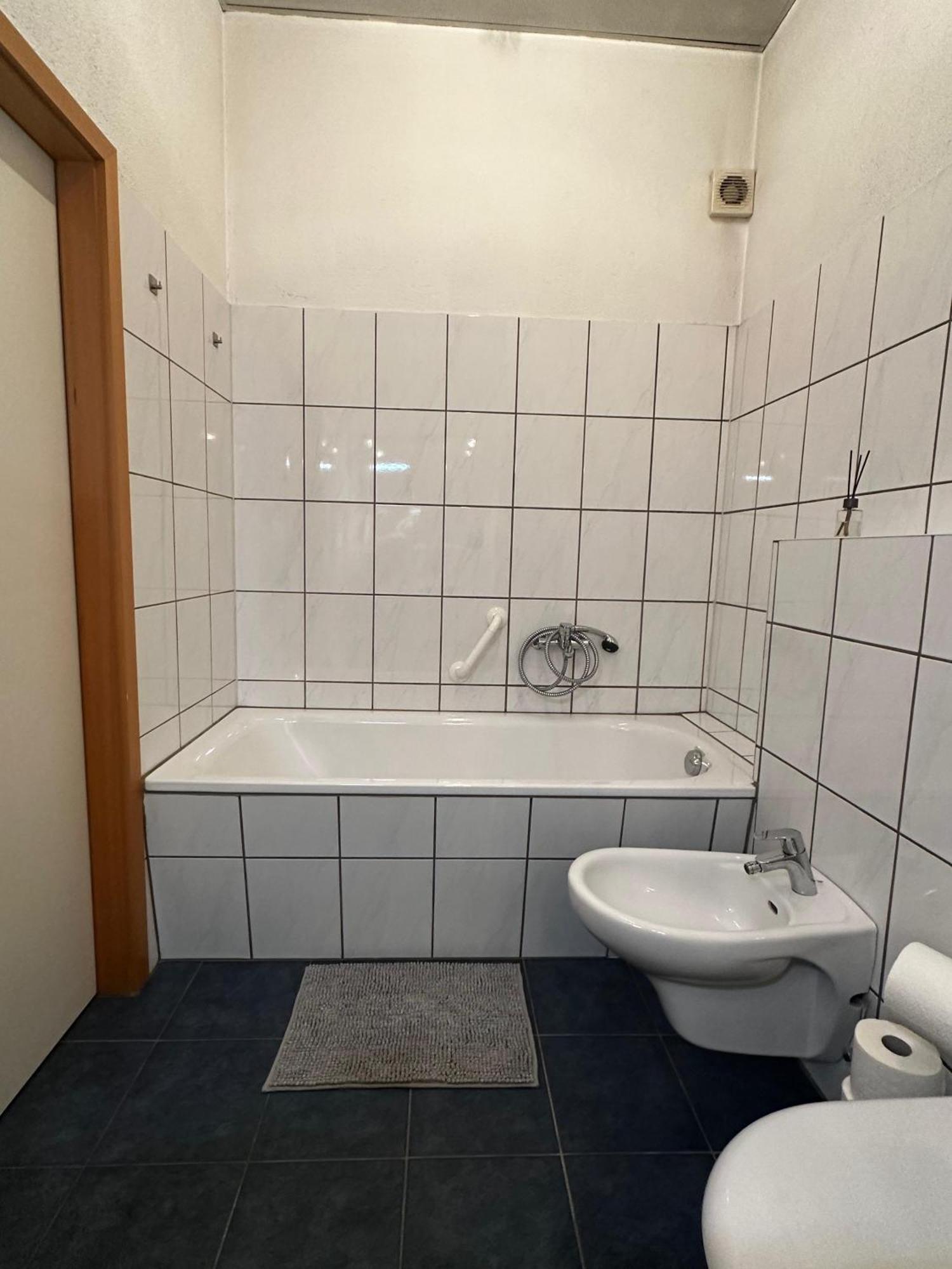 Maisonettewohnung Im Loft Stil Mit Wunderschoener Terrasse Karlsruhe Exterior photo